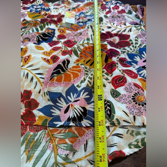 Women’s 2X C&C California Linen V-Neck Pull Over top with Floral Pattern - Picture 5 of 6